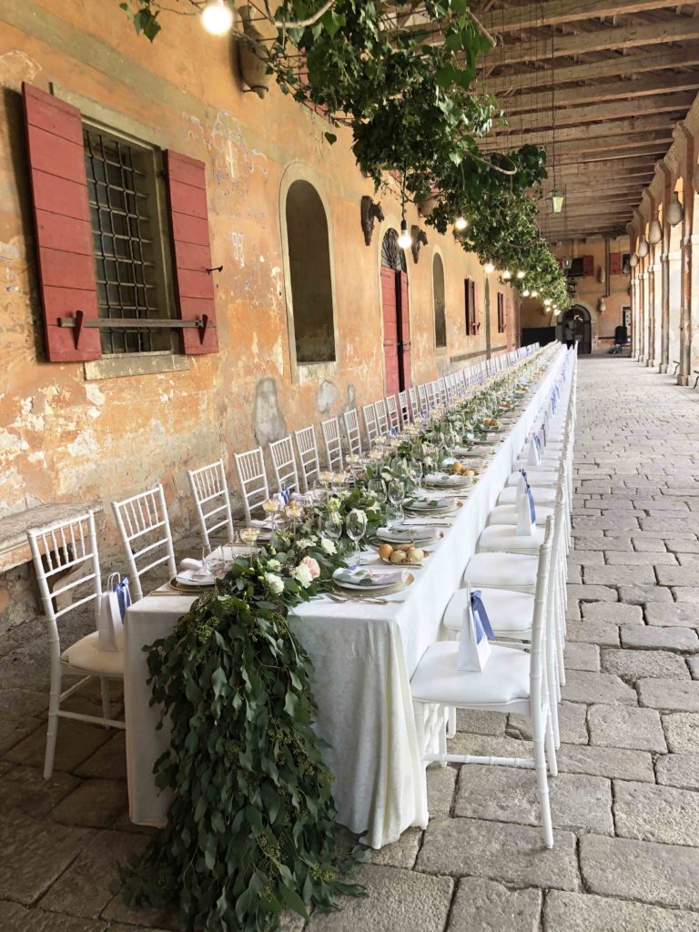 Posto Al Gusto N 50 Il Tavolo Imperiale Per Nozze Da Favola