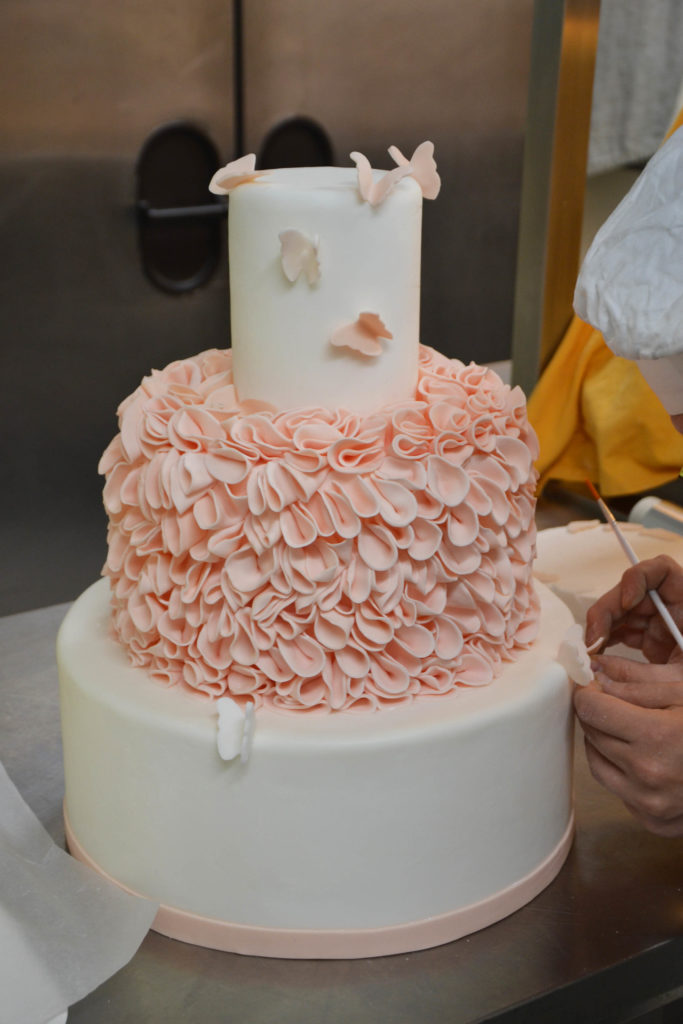 07 pink wedding cake