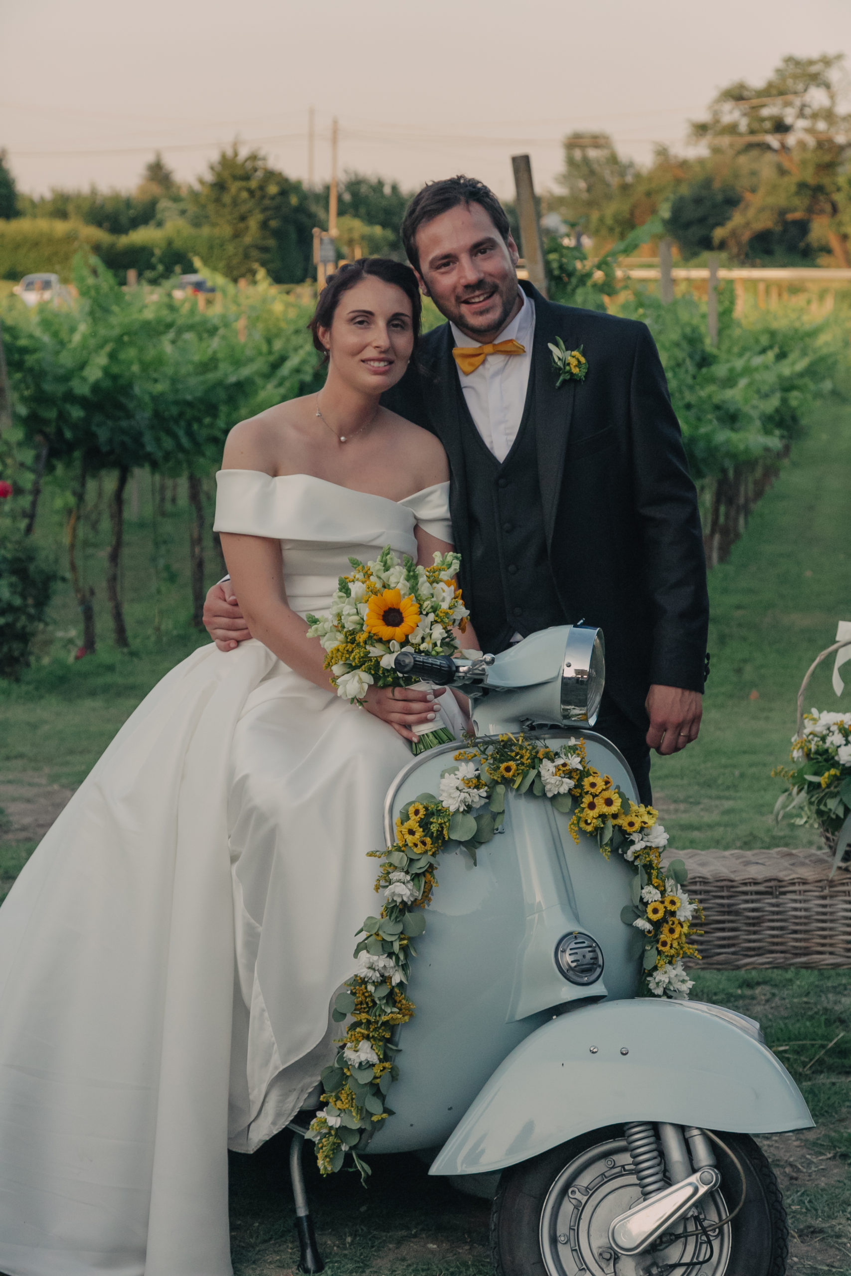 Matrimonio in giallo sposi